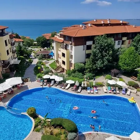 Apartment апартамент ния, райска градина / Garden Of Eden