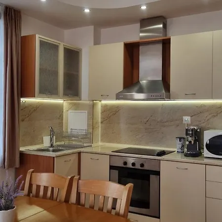 Apartment апартамент ния, райска градина / Garden Of Eden *