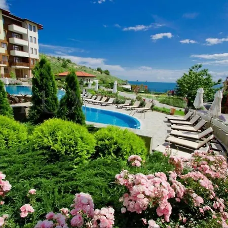 Apartment апартамент ния, райска градина / Garden Of Eden Sveti Vlas